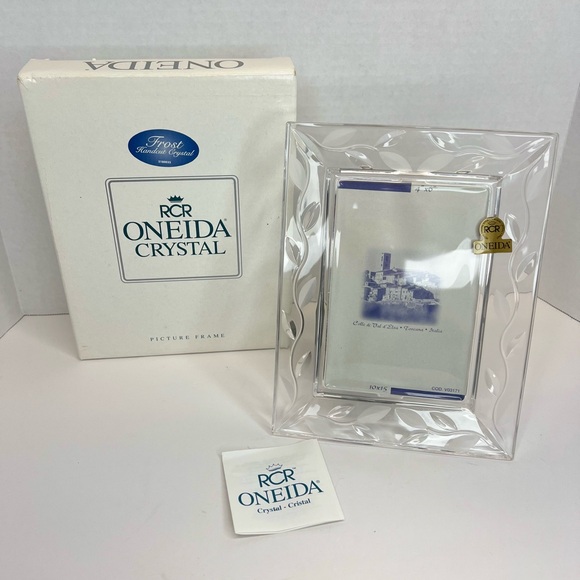 Oneida RCR Laurus Crystal Photo Frame 4”x6” Portrait Glass New with Box - Picture 1 of 5